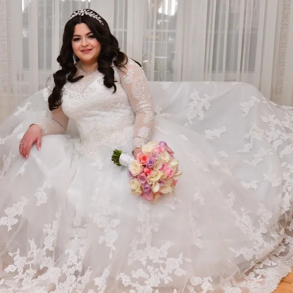 Poshmark plus hot sale size wedding dress